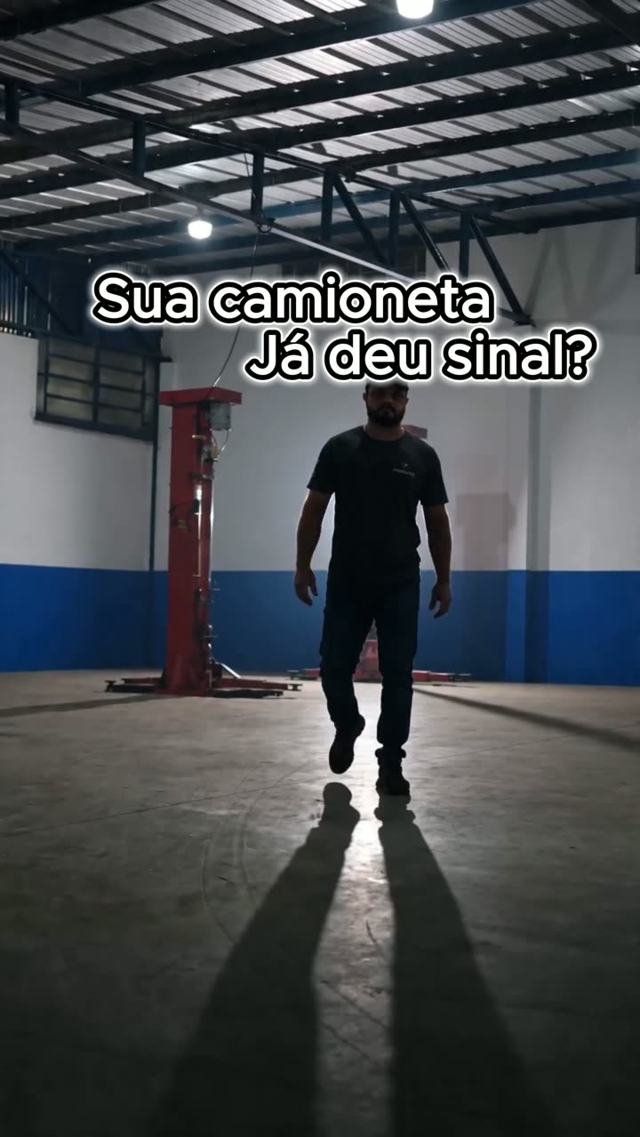 Frame de conteúdo orgânico da ProAuto: homem caminhando numa oficina, com a pergunta “Sua camioneta já deu sinal?”